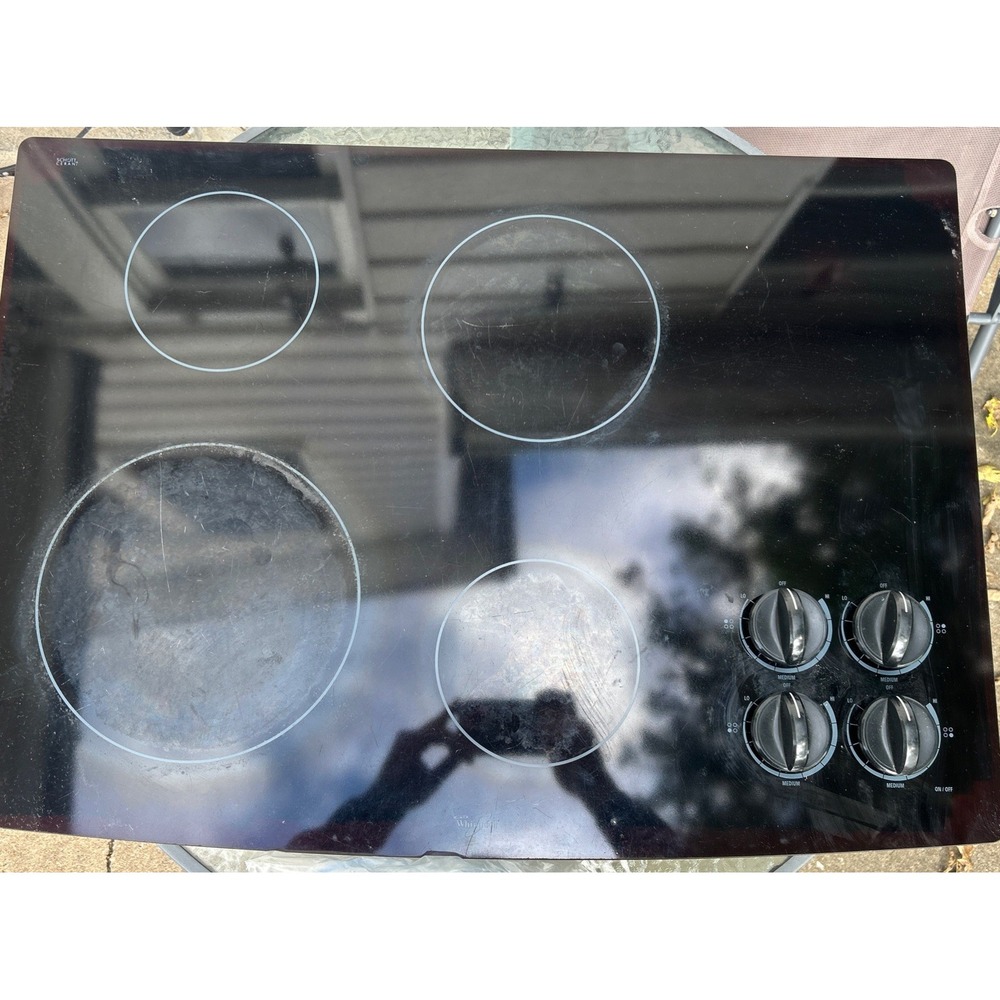 Whirlpool 30 Electric Built-In Smoothtop Cooktop RCC3024RB01 Black